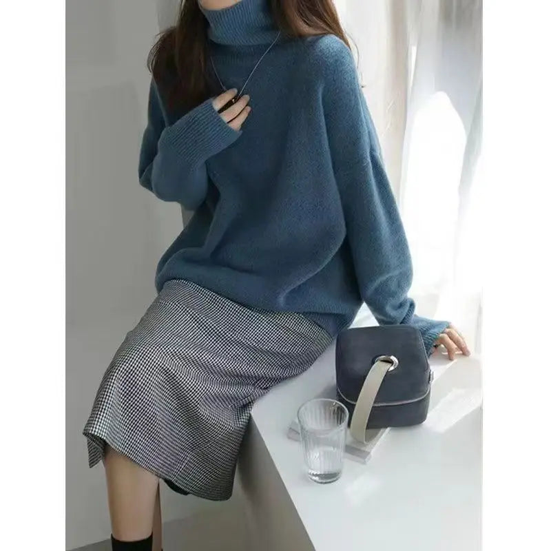 détail maille pull femme col roulé bleu