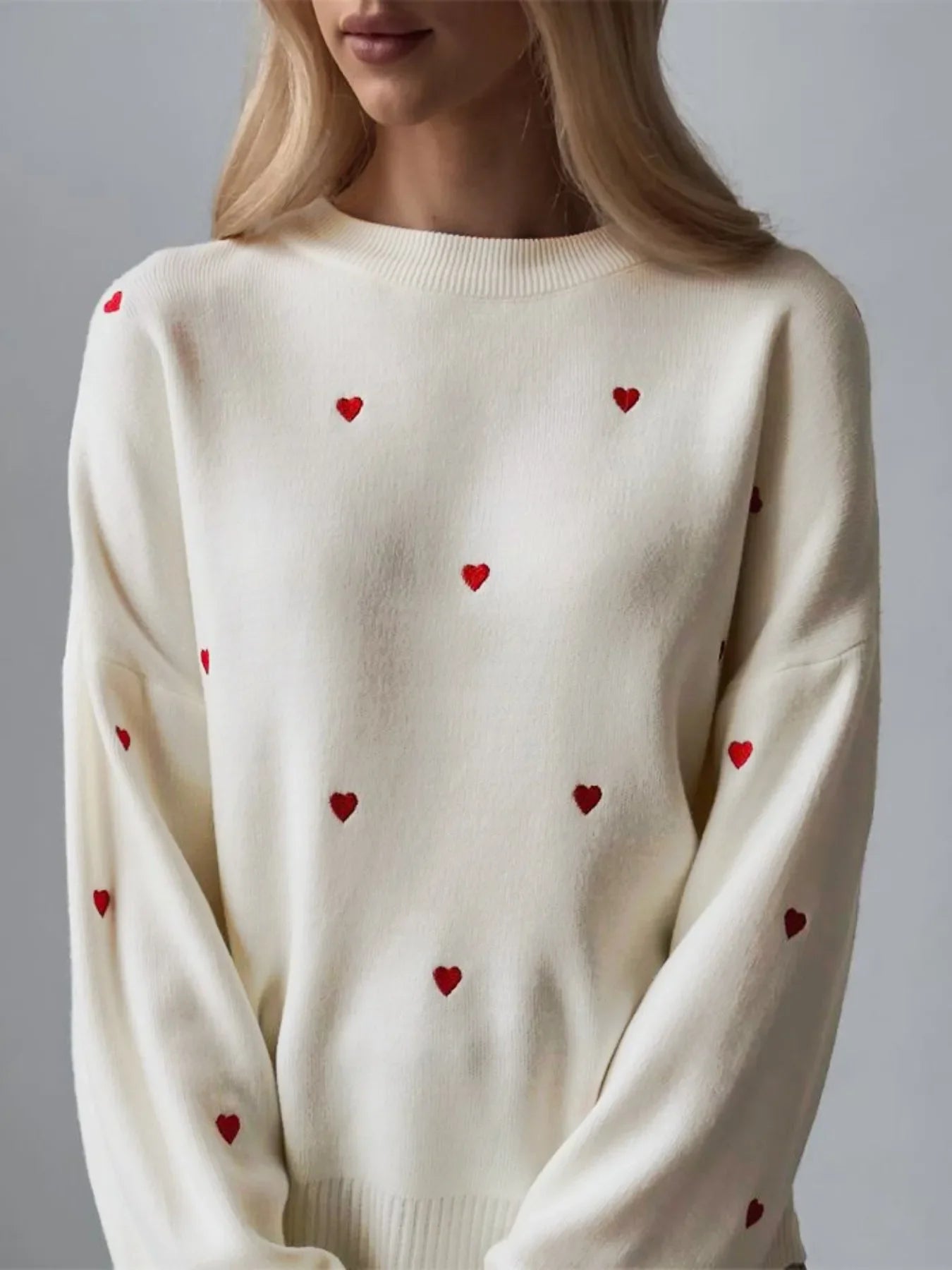 pull femme oversize col rond broderie cœur